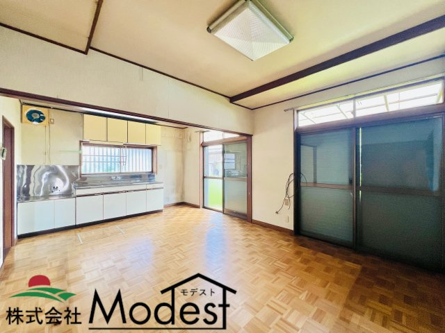 高崎市片岡町三丁目の居間・リビング|大きな窓のあるLDK♪