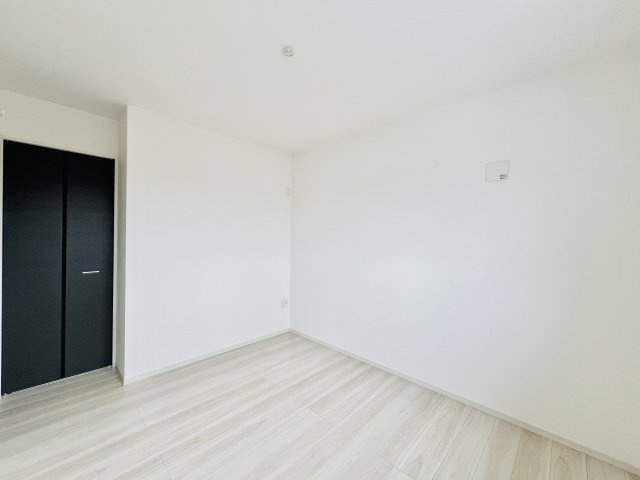 高崎市飯塚町の洋室|お子様の一人部屋デビューにも最適♪