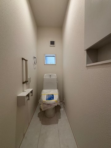 江南市飛高町栄新築戸建のトイレ