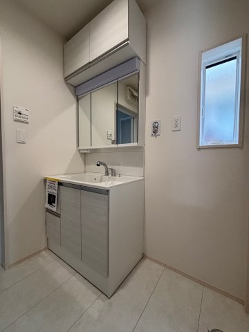 江南市飛高町栄新築戸建の独立洗面台