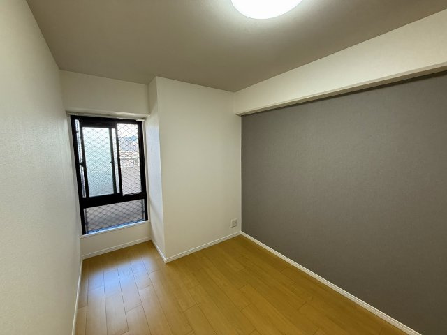 ユニベール宝塚の洋室|洋室約4.5帖