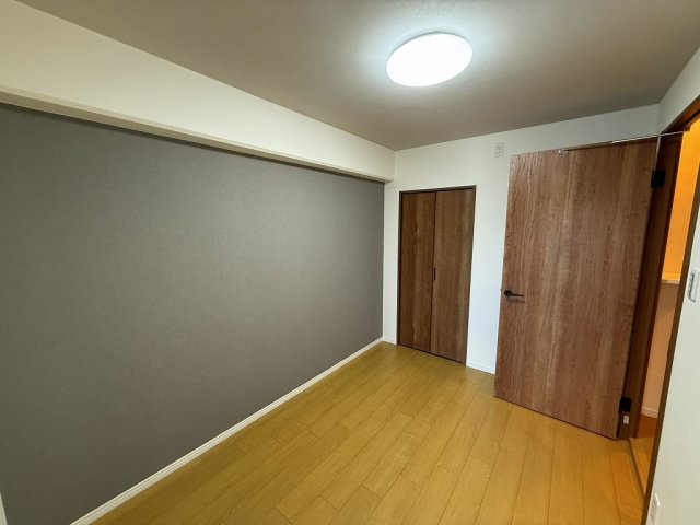 ユニベール宝塚の洋室|洋室約4.5帖