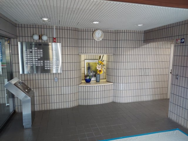 ユニベール宝塚のエントランス