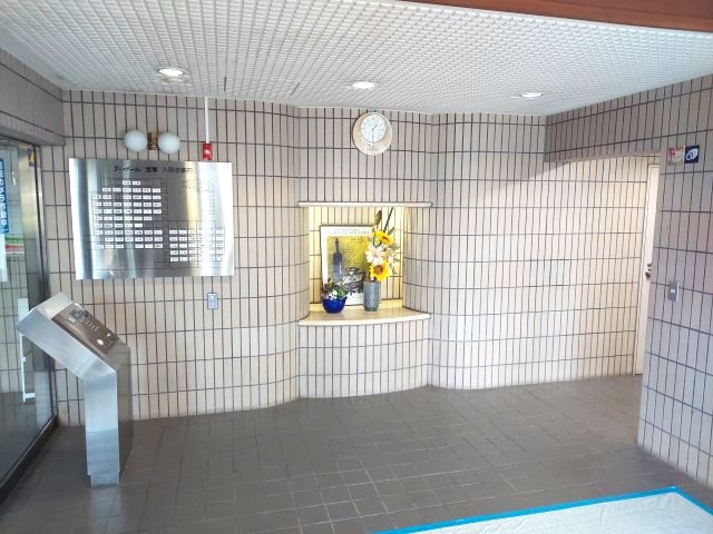 ユニベール宝塚のエントランス