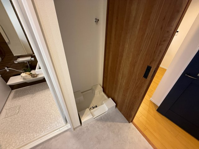 ユニベール宝塚の洗面所|洗濯機置場