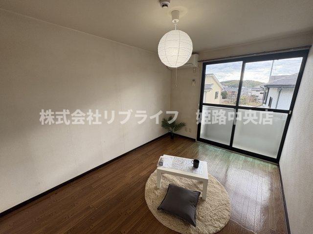 ローズハイツの洋室