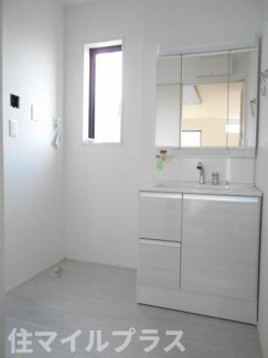 【独立洗面台】 | 郡山市富田町坦ノ越新築一戸建て1棟 | 独立洗面台、朝の身支度には欠かせません