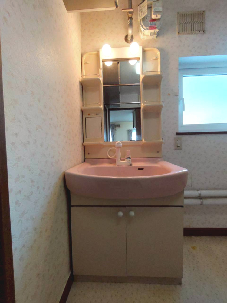 美原5丁目　中古住宅の独立洗面台