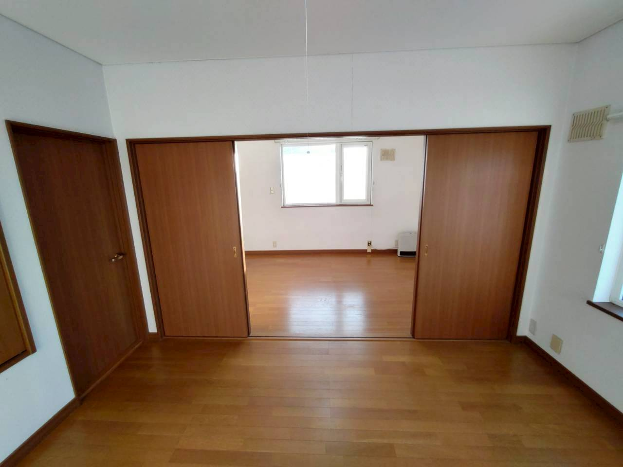 美原5丁目　中古住宅の洋室