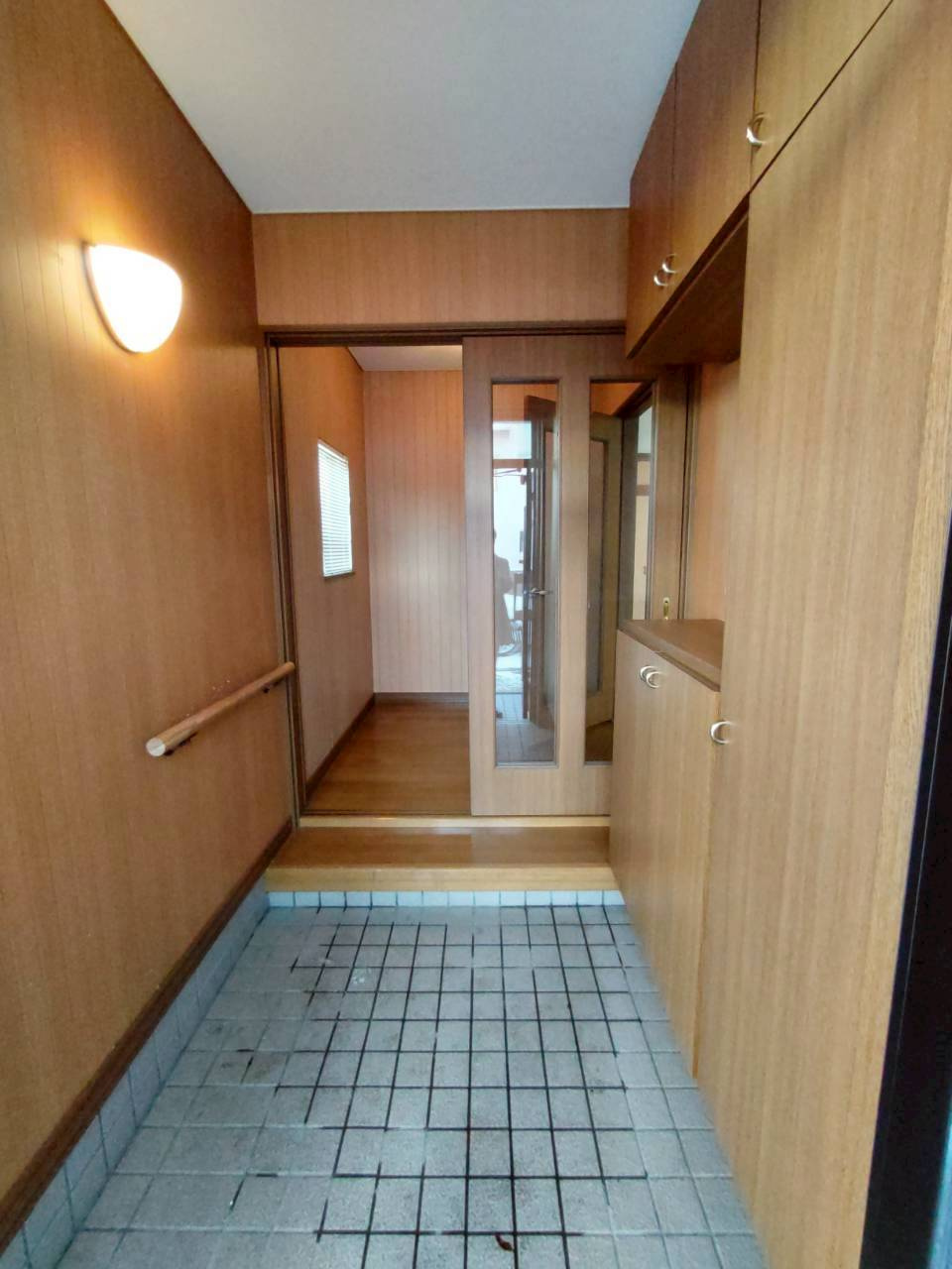 美原5丁目　中古住宅の玄関