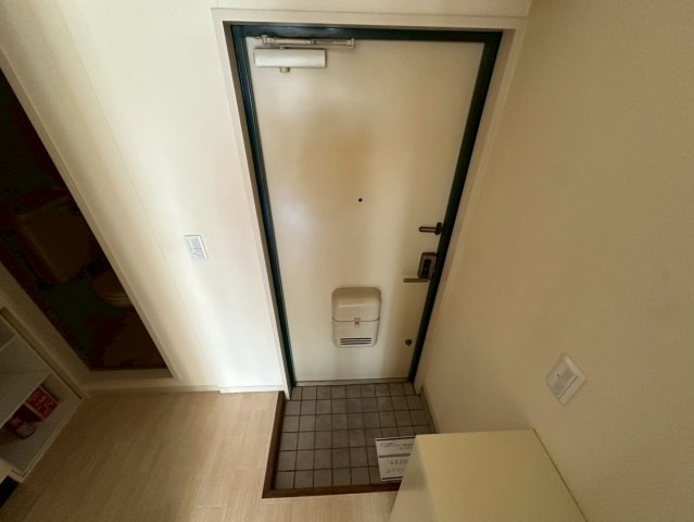 ブラウンコートの玄関