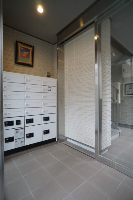 ヴィラ・コートのエントランス|宅配ボックス付き♪