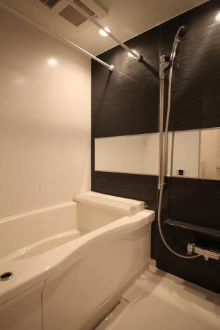 ヴィラ・コートの浴室|ゆったりとしたバスルーム♪