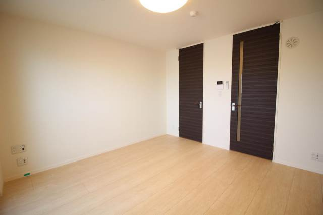 ヴィラ・コートの居間・リビング|8.７帖の広々としたリビング♪