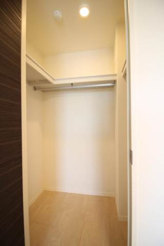 ヴィラ・コートの収納|ウォークインクローゼット♪