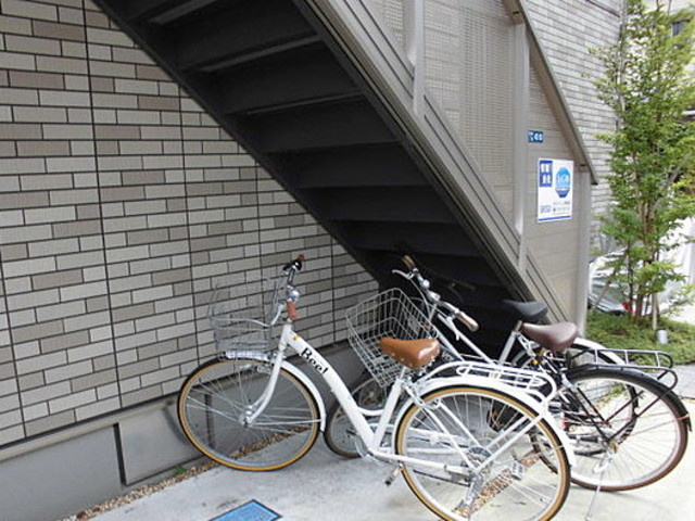 カラコレス武蔵野のエントランス|★自転車置場