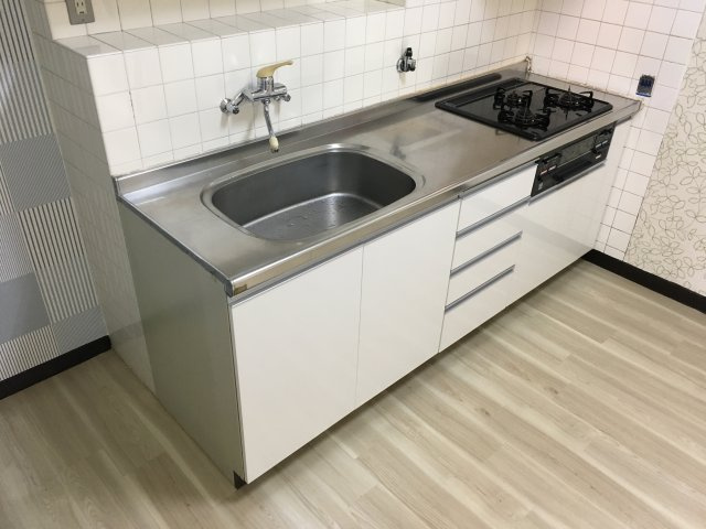 エスペランサ魚崎のキッチン|調理スペース広めのキッチン※別室参考写真