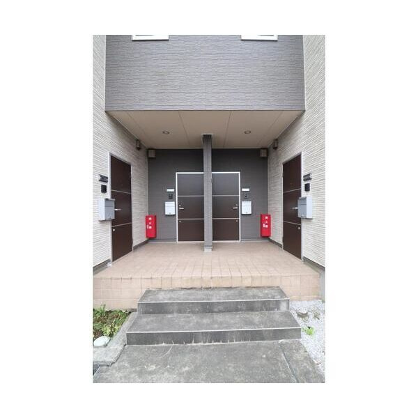 Luna Plana -ルナプレーナ-のエントランス|綺麗に管理されたエントランス