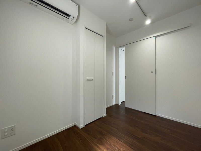 ルミーク文京湯島の洋室