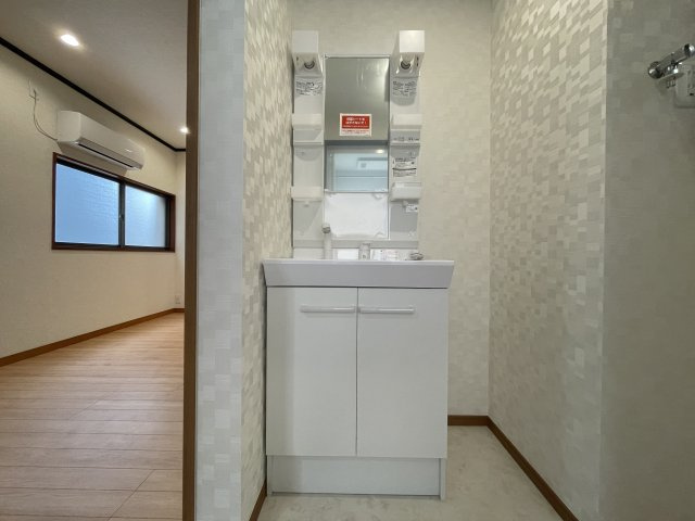 六実７丁目貸家の洗面所