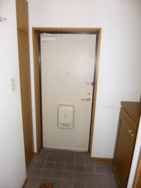 スカイパレス光が丘Ａ棟の玄関