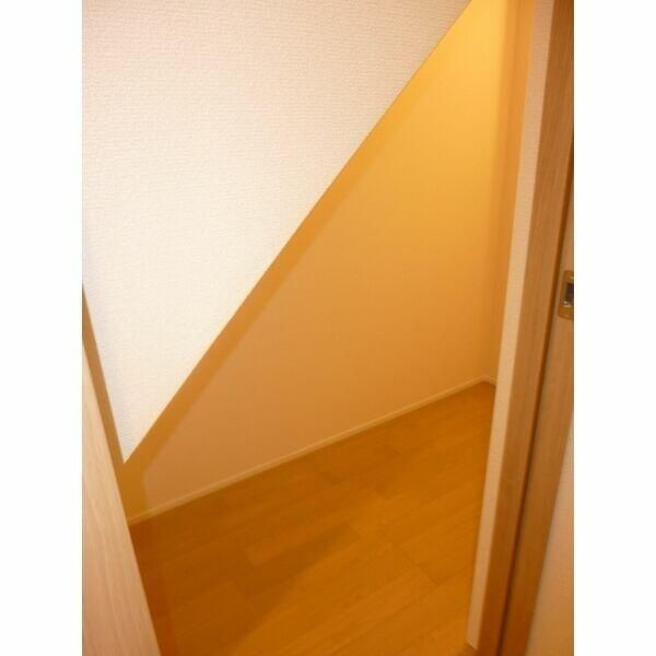 アルーエム千田の設備|階段下収納