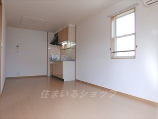 広島市安佐北区亀山５丁目のアパートの居間・リビング