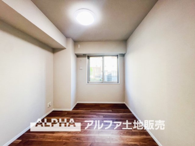 ダイアパレス立川若葉町の洋室|【room】
◆居室◆光に包まれるように設計された空間。太陽の光が爽やかな目覚めを誘い、良い一日を予感させてくれます。