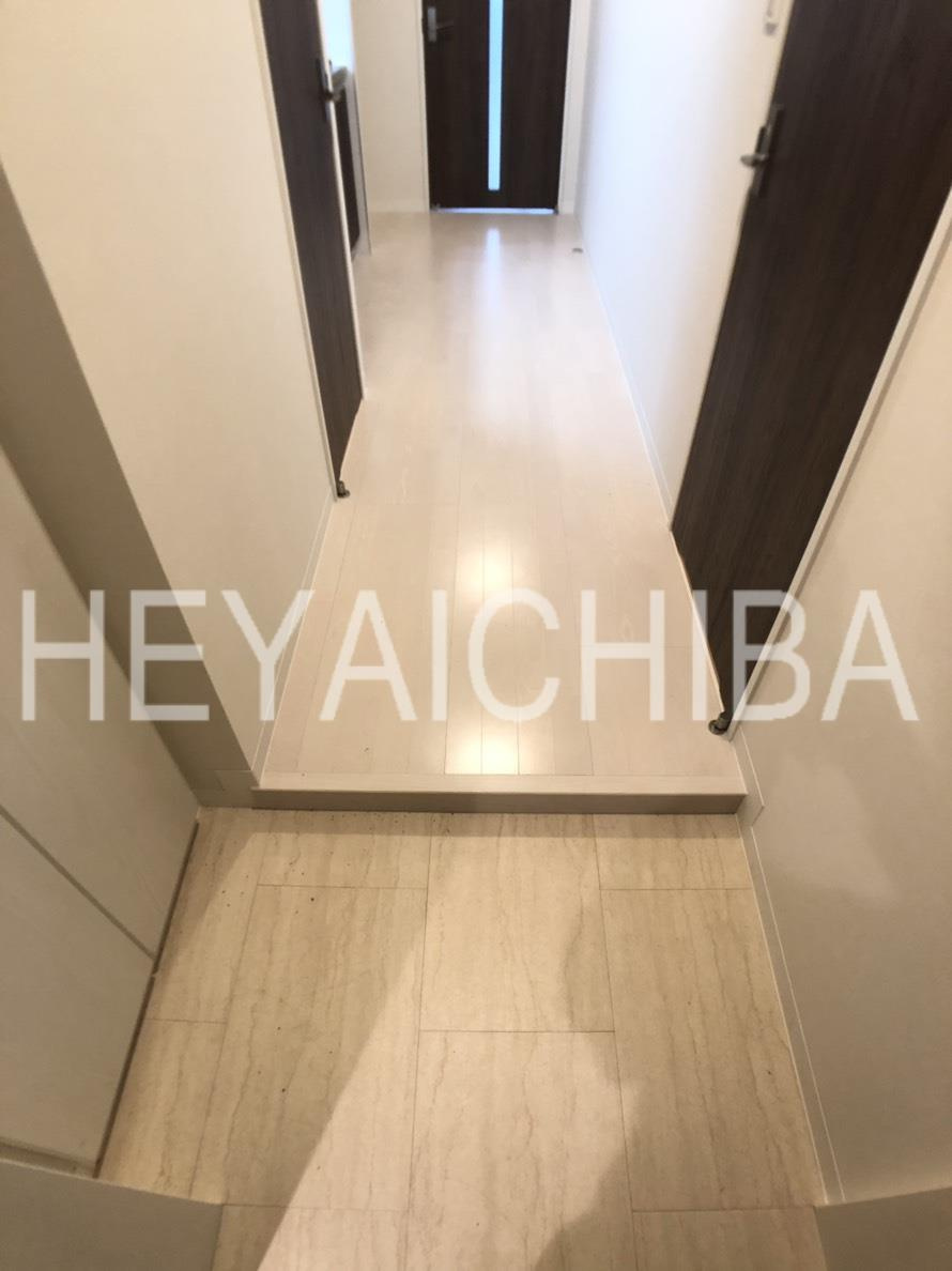 フォンターナ入谷の玄関