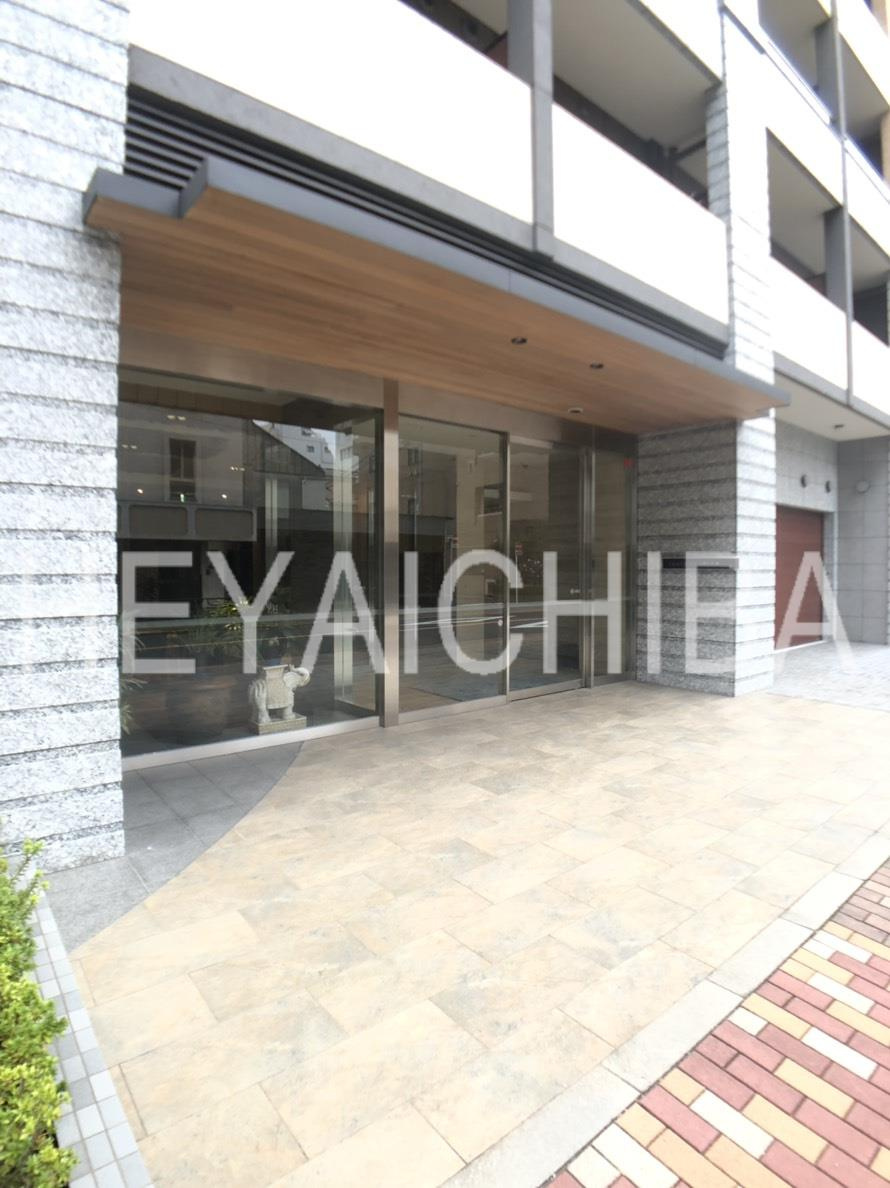 フォンターナ入谷のエントランス