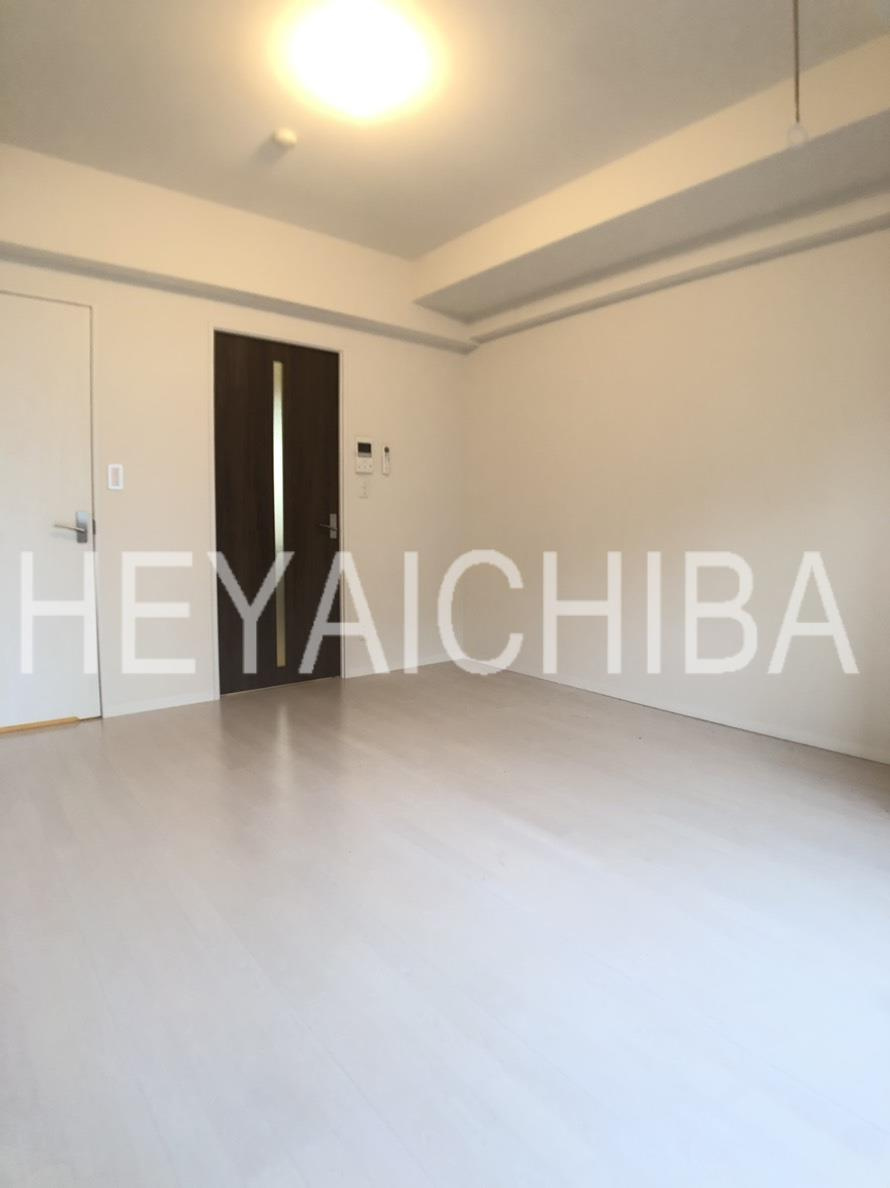 フォンターナ入谷の居間・リビング