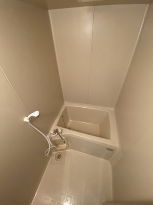 【浴室】 | ハイツカーム | 広々とした清潔感のあるお風呂です