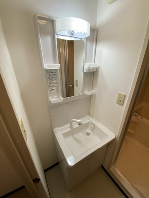 【洗面所】 | ハイツカーム | 広々とした綺麗な洗面所です