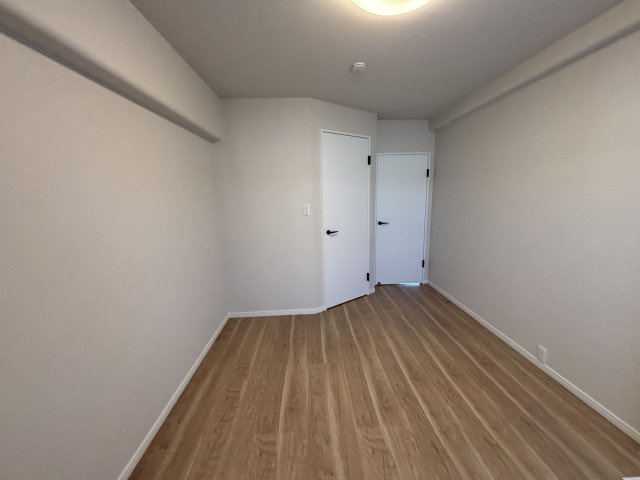 【洋室】 | ＭＡＣ箱崎コート | 6.6帖の洋室。広々としたお部屋で、大容量のウォークインクローゼットも備えられています