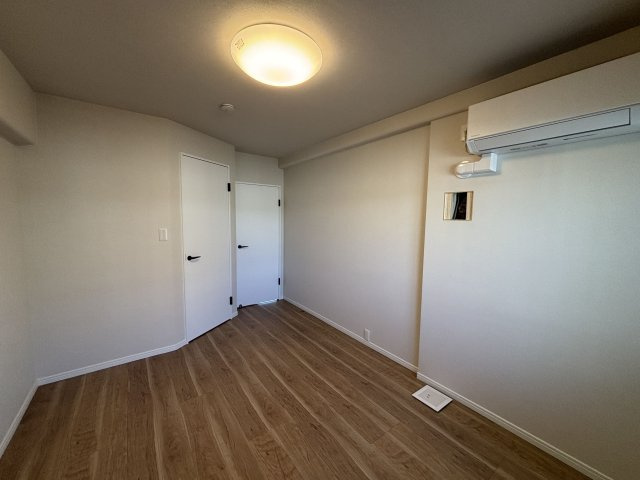 【洋室】 | ＭＡＣ箱崎コート | エアコン設置済みなので入居してすぐから快適に過ごせます