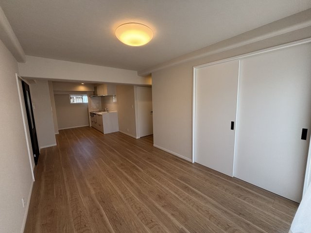 【居間・リビング】 | ＭＡＣ箱崎コート | リビングは陽当り・風通し共に良好で、ご家族みんなで過ごす空間をより居心地良くしてくれます