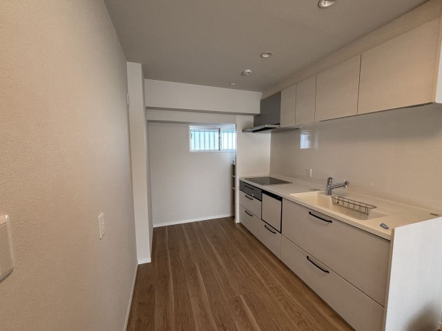 【キッチン】 | ＭＡＣ箱崎コート | キッチンに窓があるので手元が明るく、においもこもりづらいです