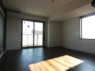 【居間・リビング】 | ジャルダン　デ　グリシーヌ  | 別のお部屋の写真です