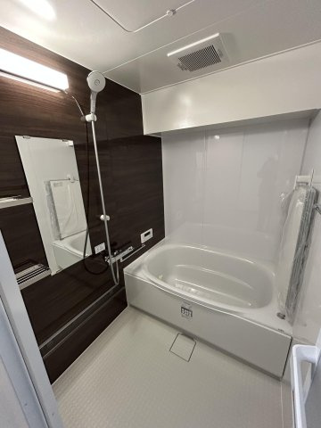 【浴室】 | エイルスクエア千鳥 | 浴槽は足を延ばしてゆったり入れるので、一日の疲れをしっかり癒していただけます