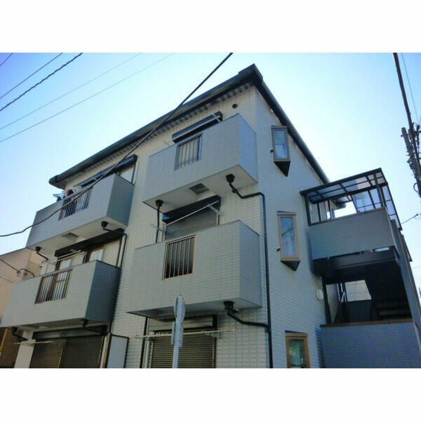 沖杉マンションの外観