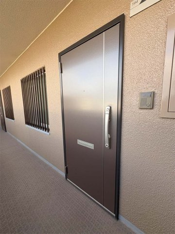 朝日プラザ立花の玄関