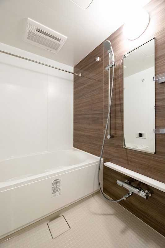 ドゥーエ南千住の浴室