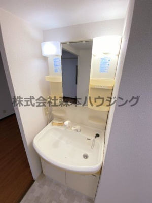 【独立洗面台】 | 　サンクトゥス | 朝の支度にも助かる、独立の洗髪洗面化粧台