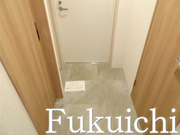 BRICK RESIDENCE 目黒本町の玄関