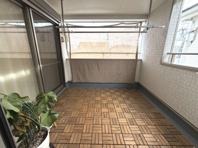 【バルコニー】 | 泉大津市曽根町１丁目戸建 | ゆったりバルコニーです！