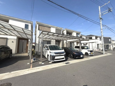 【前面道路含む現地写真】 | 泉大津市曽根町１丁目戸建 | 前面道路を含む外観です。前面道路南側より撮影しました。