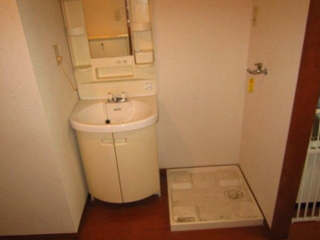 ポナール日新の洗面所|※別号室参考写真です