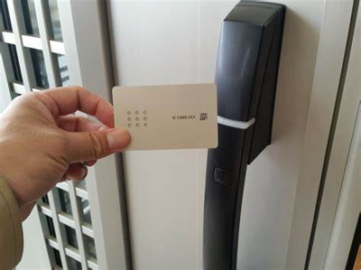 【玄関】 | Ｄ-ｃｏｍｏｄｏ関前 | カードキー