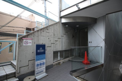 【玄関】 | デコールビル