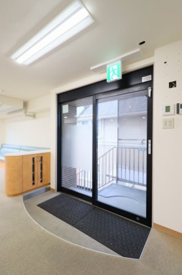 【玄関】 | ウェルコート岡本